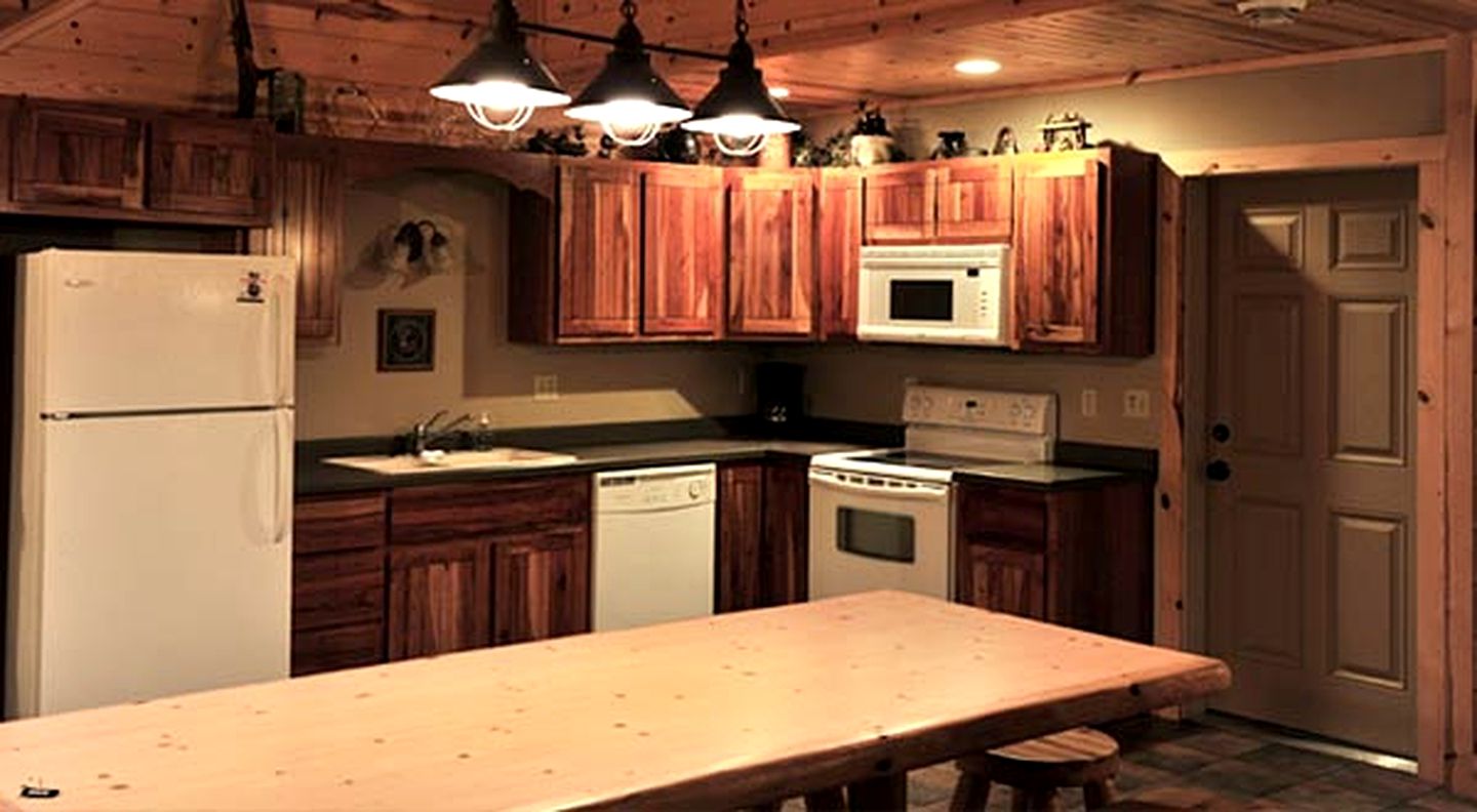 Spacious Cabin Rental with Spectacular Views and Lake Access in Whalan, Minnesota