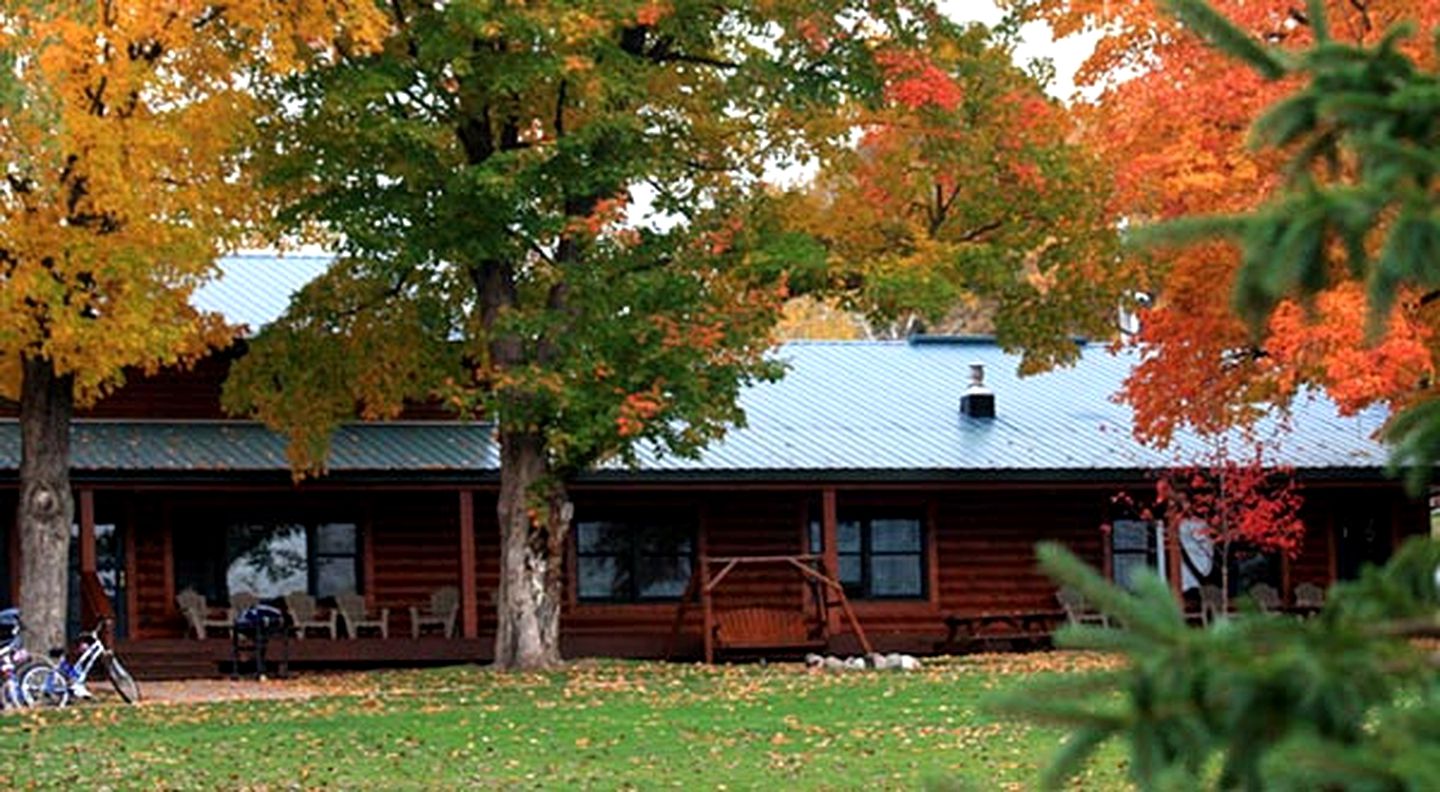 Cabins (Whalan, Minnesota, United States)
