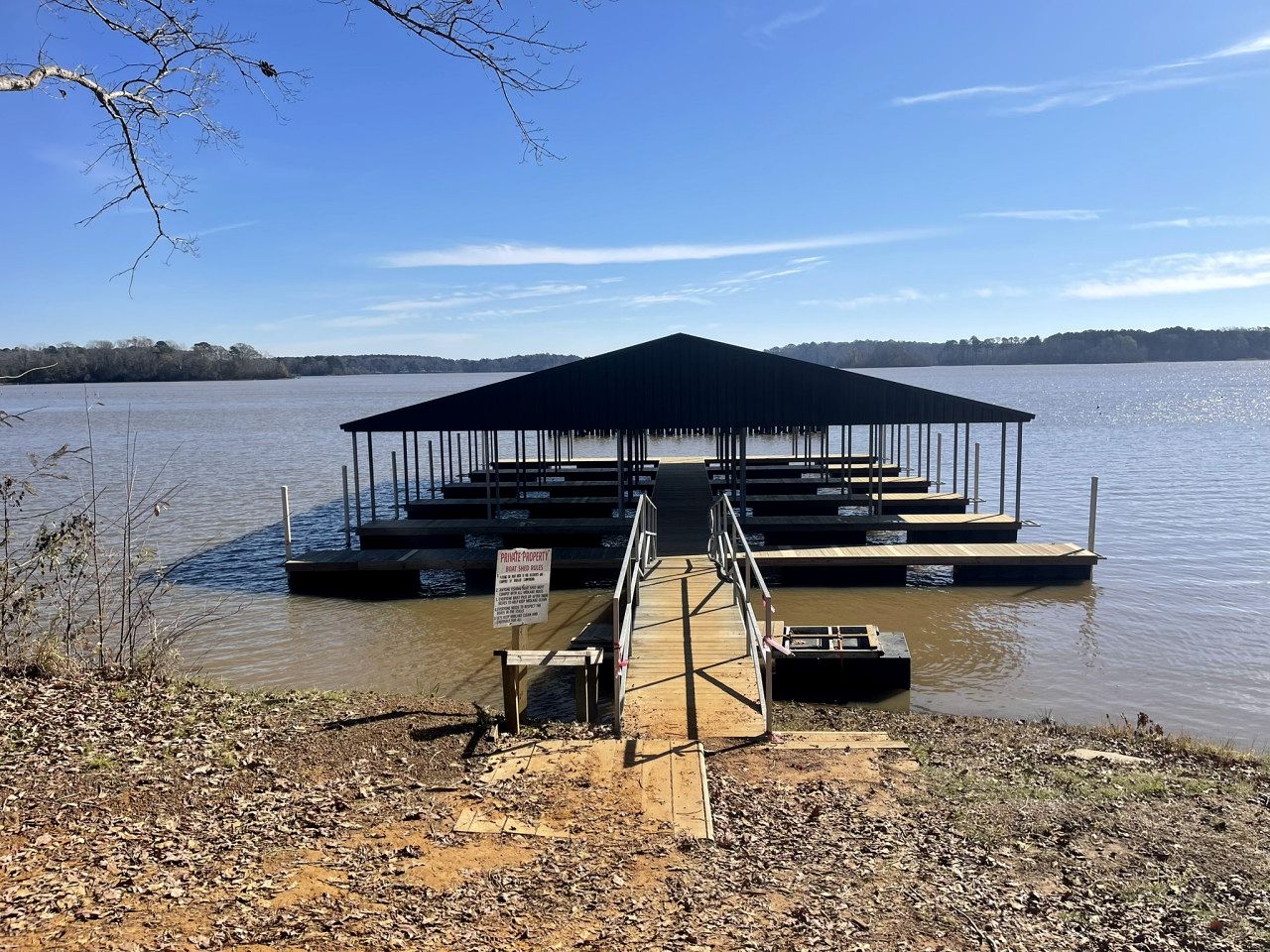 Incredible Lakefront Cabin for a Wonderful Family Adventure in Nature in Hemphill, Texas