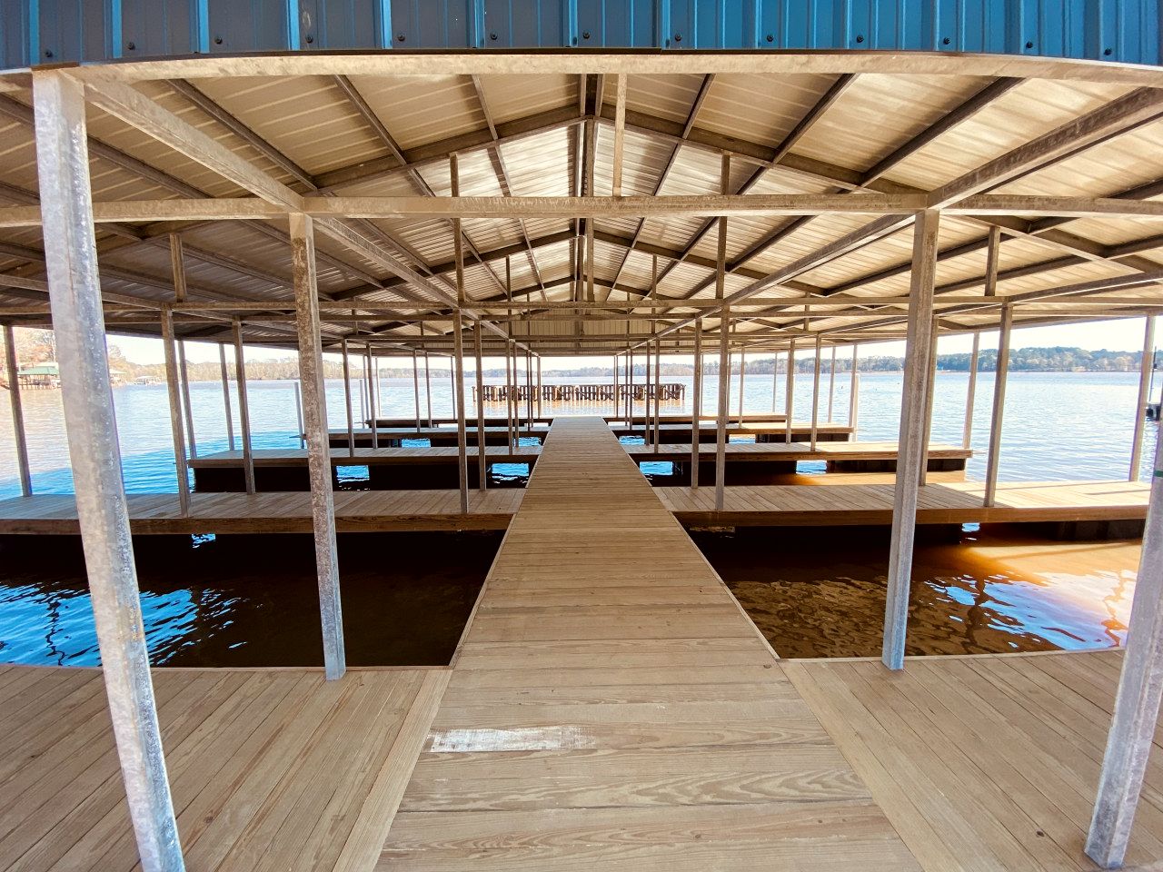 Incredible Lakefront Cabin for a Wonderful Family Adventure in Nature in Hemphill, Texas