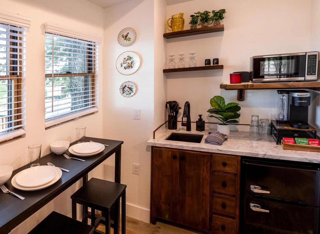 Cozy Treehouse near Magnolia, Texas, for Romantic Glamping Getaways