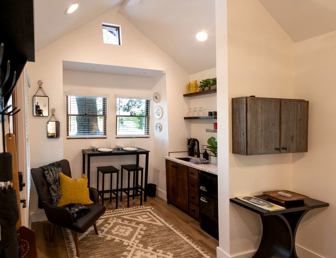 Tree Houses (United States of America, Elm Mott, Texas)