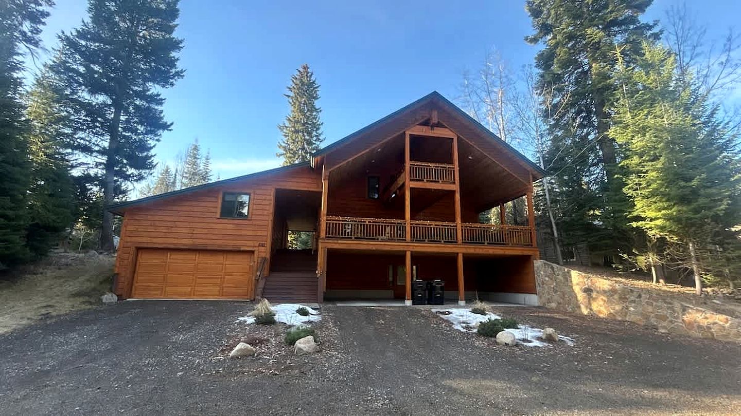 Stylish Mountain Retreat with Game Room & Private Fire Pit in McCall, Idaho