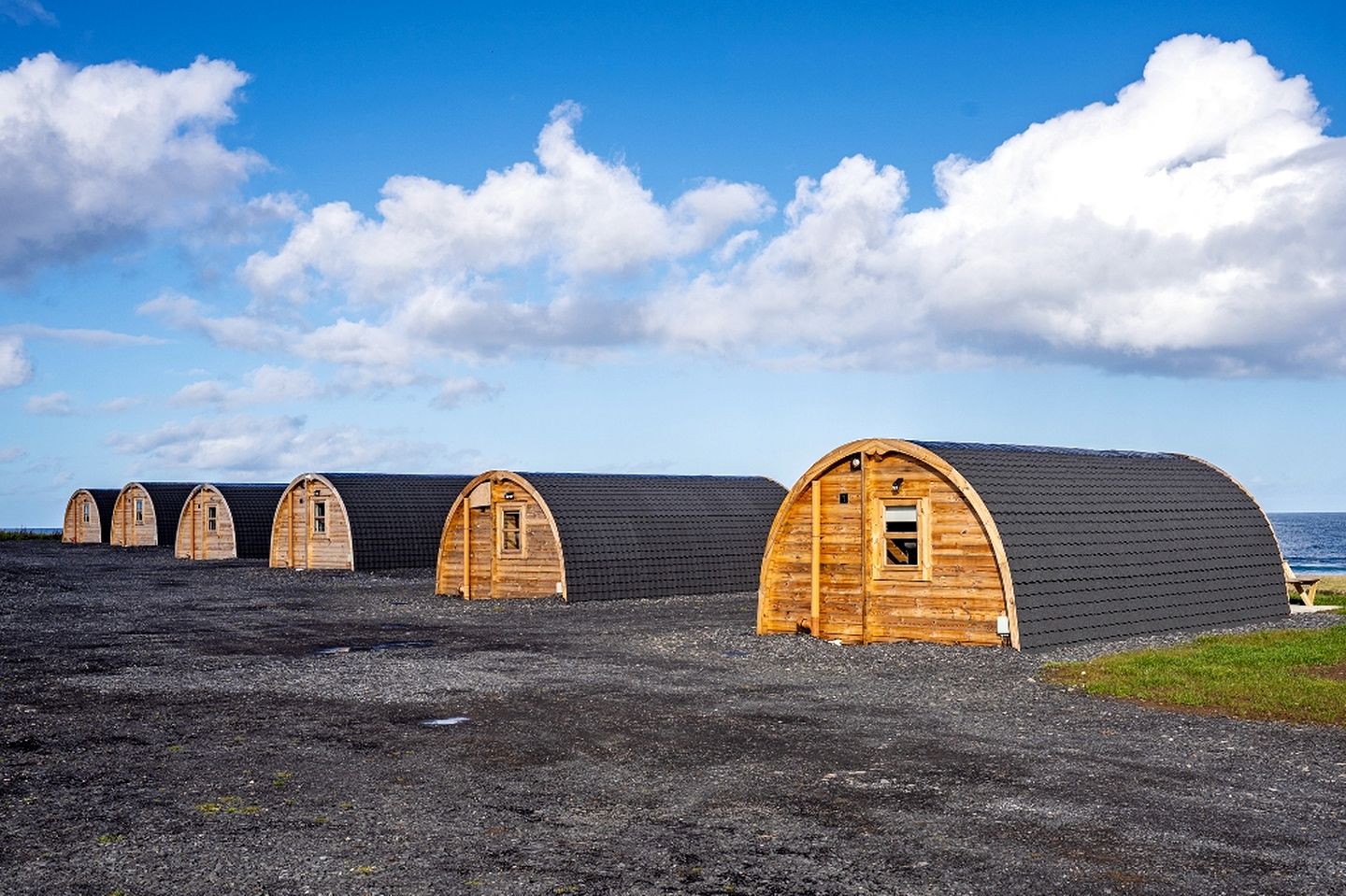 Family-Friendly Pods with Picnic Space Overlooking the Ocean in Ireland