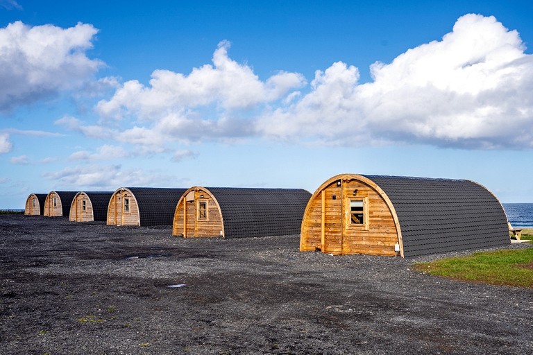 Family-Friendly Pods with Picnic Space Overlooking the Ocean in Ireland