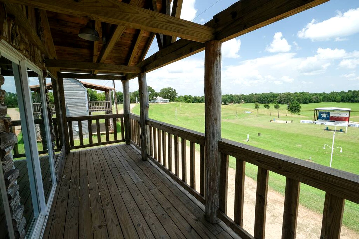 Friendship Under the Stars: Cabin Retreat for Reconnection in the Heart of Texas