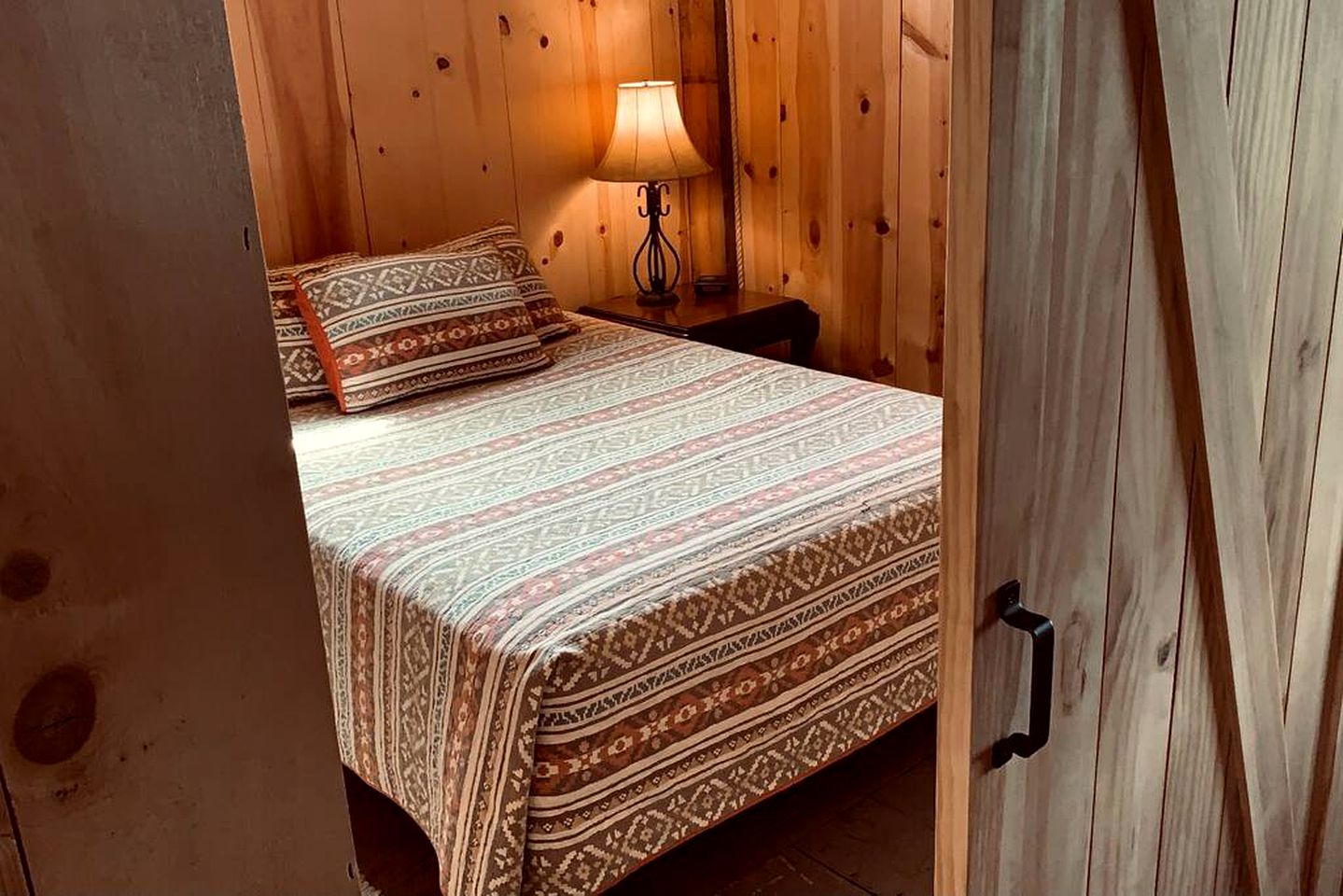 Friendship Under the Stars: Cabin Retreat for Reconnection in the Heart of Texas