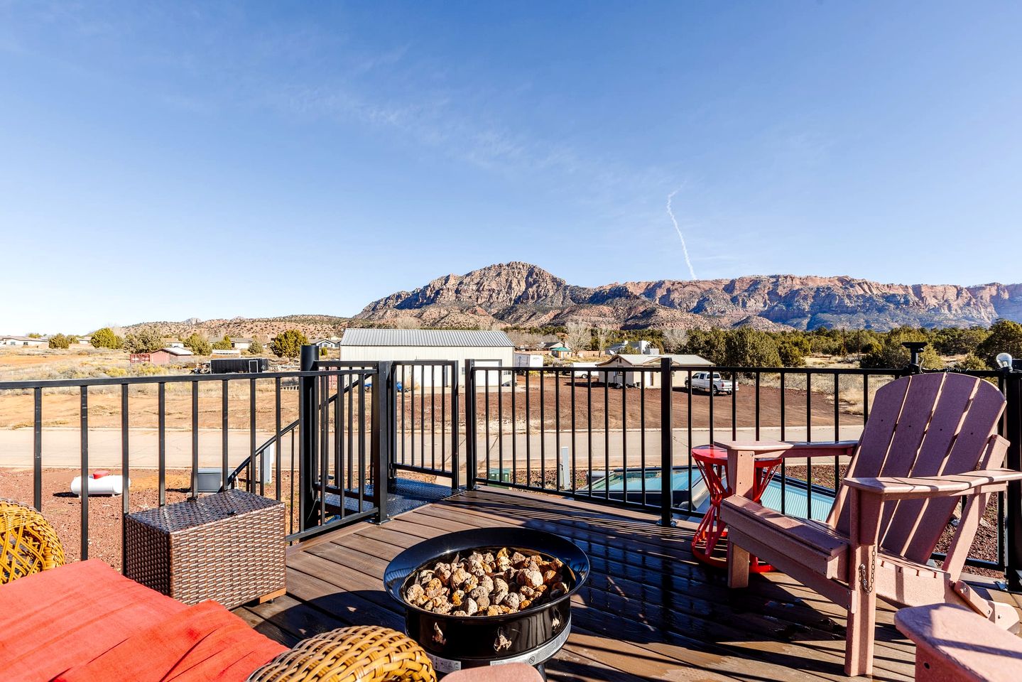 Central Oasis: Delightful Tiny Home Proximate to Zion National Park in Apple Valley, Utah!