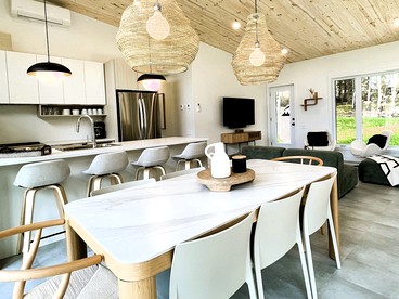 Stunning Contemporary Getaway with Hot Tub and Sauna near Baie-Saint-Paul, Quebec photo 5