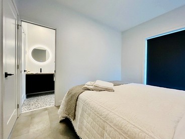 Stunning Contemporary Getaway with Hot Tub and Sauna near Baie-Saint-Paul, Quebec photo 3
