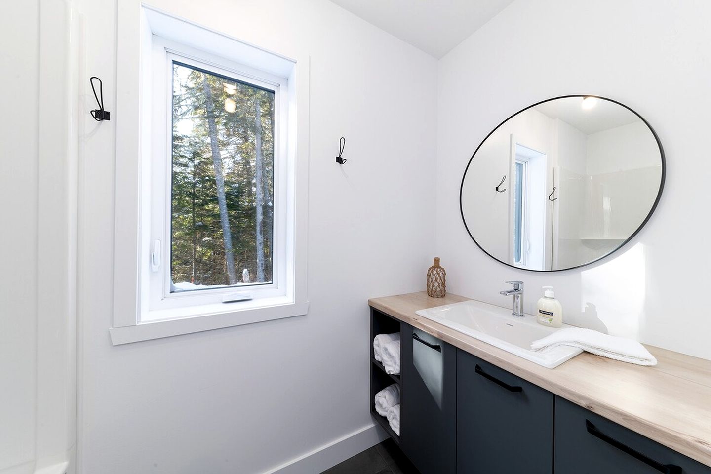 Gorgeous Vacation Rental with Hot-tub in Baie Saint Paul, Quebec