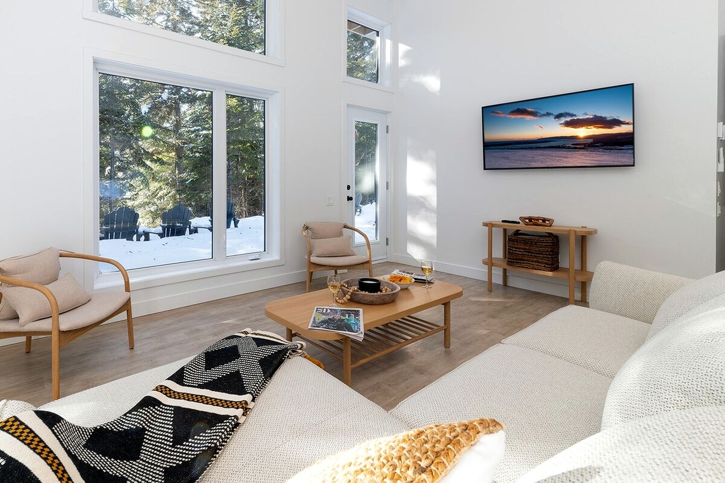 Gorgeous Vacation Rental with Hot-tub in Baie Saint Paul, Quebec