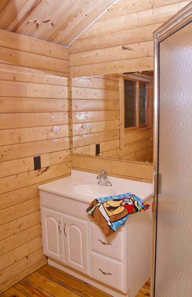 Baraboo Cabin for Exploring Fun Lake Delton Activities