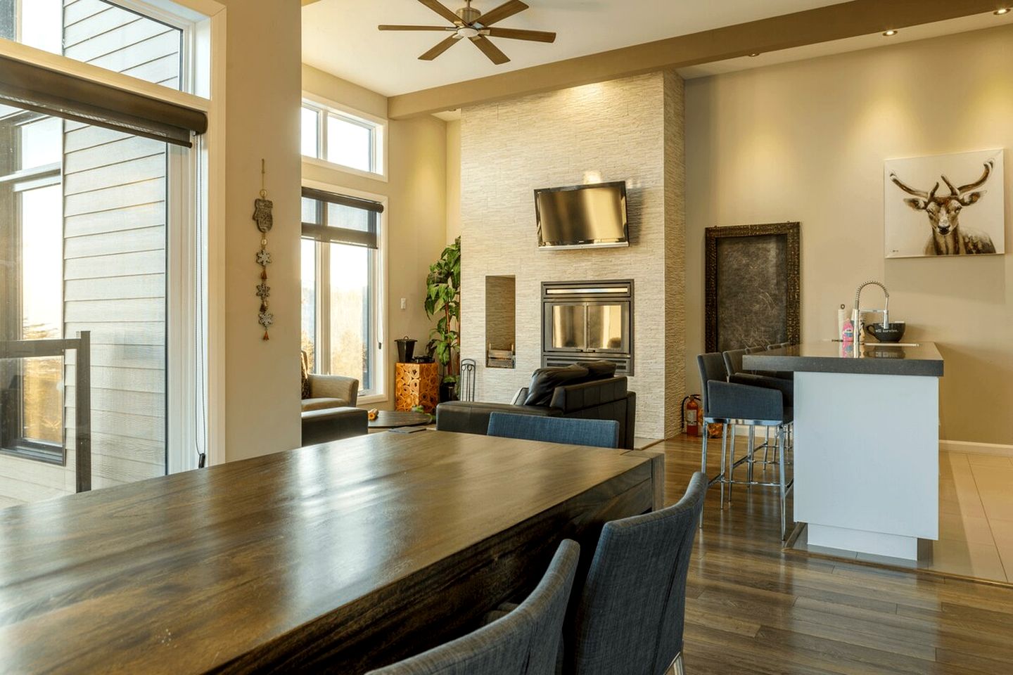 Impressive Cottage with Games, Barbecue and Hot-tub in Petite-Rivière-Saint-François, Quebec