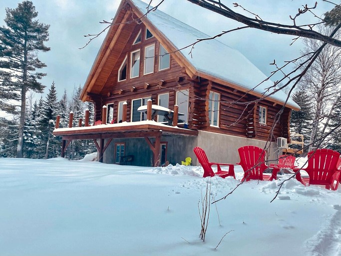 Cottages (Canada, Petite-Rivière-Saint-François, Quebec)