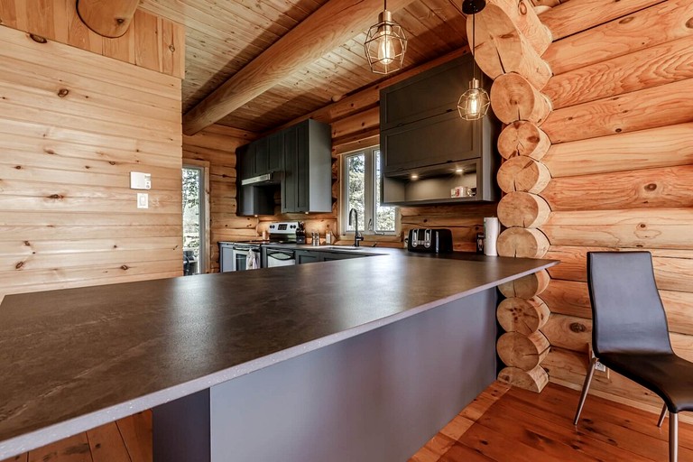 Cottages (Canada, Petite-Rivière-Saint-François, Quebec)