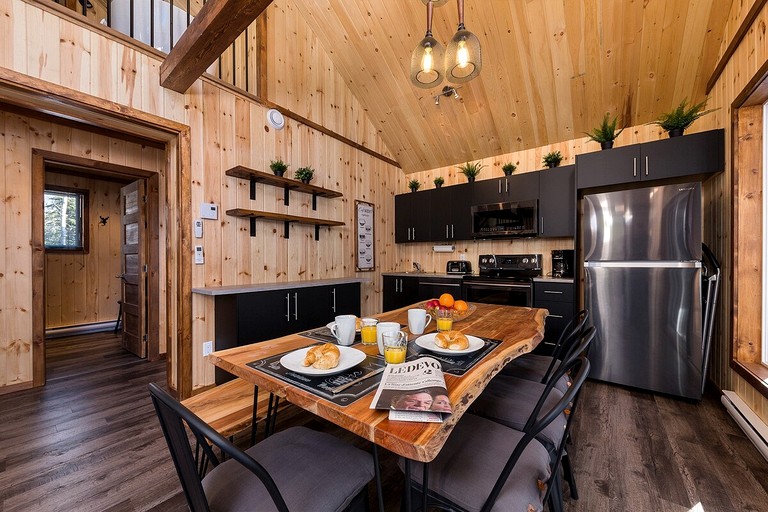 Cabins (Canada, Baie Saint Paul, Quebec)