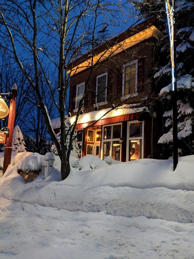 Cabins (Canada, Baie Saint Paul, Quebec)