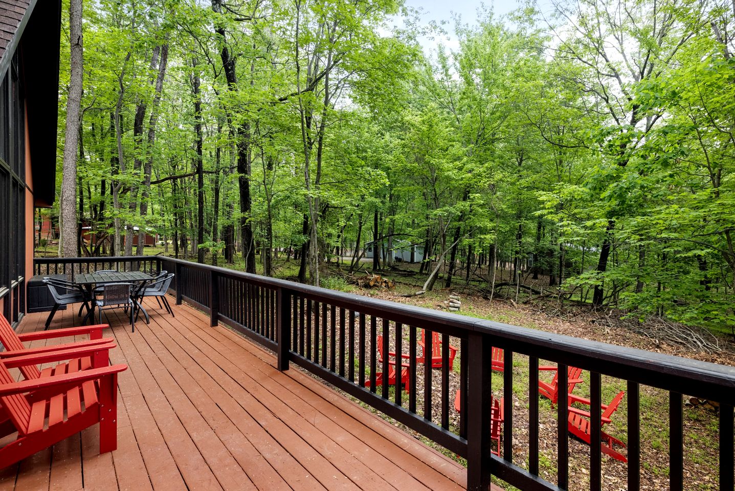 Cute Secluded Cabin with Fire Pit in Hedgesville, West Virginia