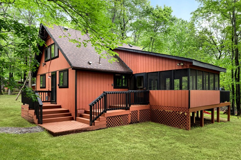 Cabins (United States of America, Hedgesville, West Virginia)