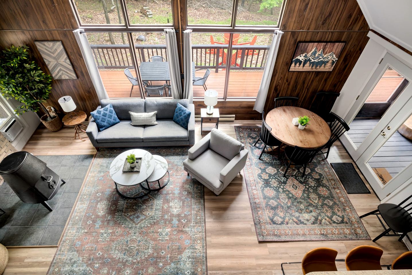 Cute Secluded Cabin with Fire Pit in Hedgesville, West Virginia