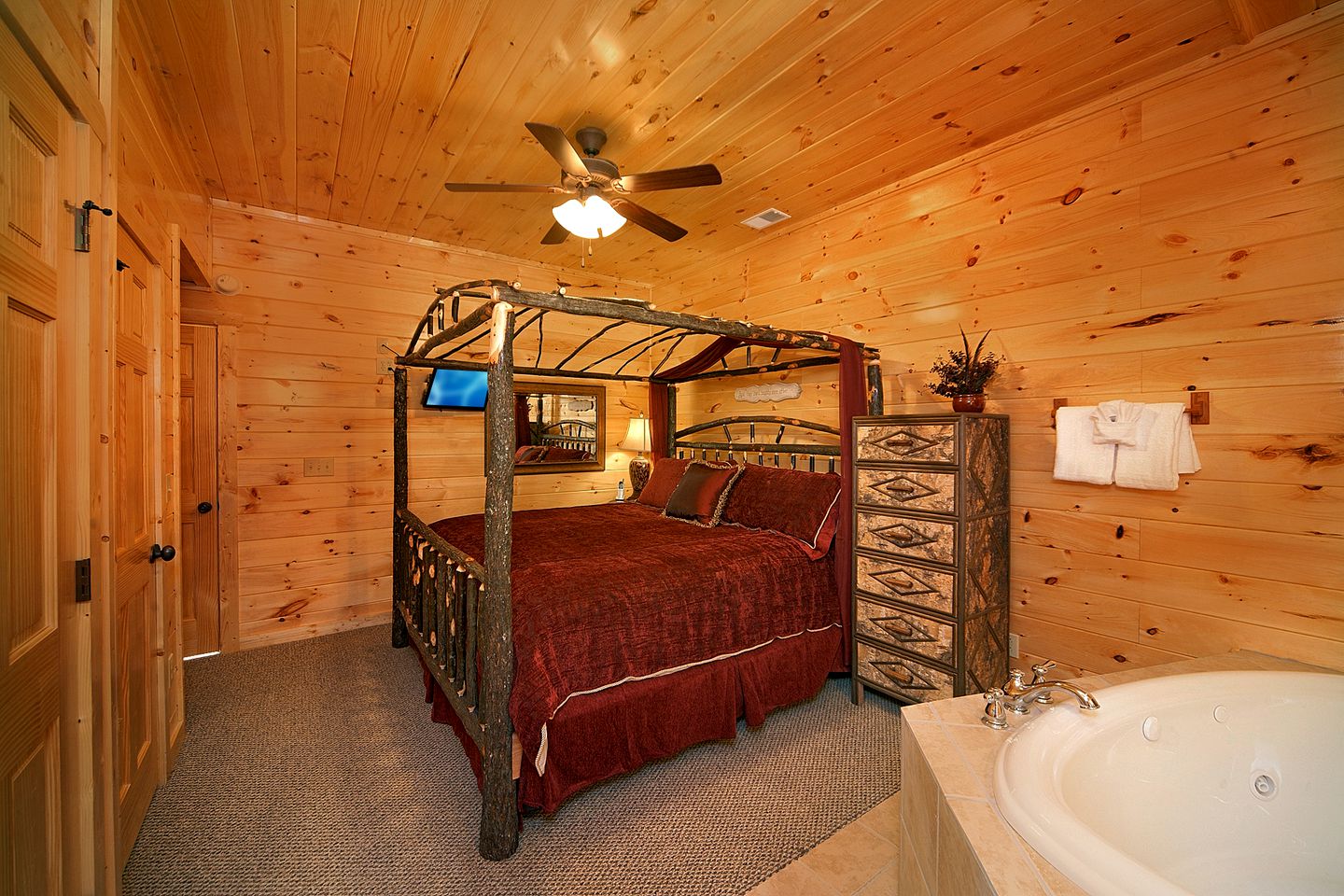 Spacious Gatlinburg Cabin Retreat for a Vacation in Tennessee