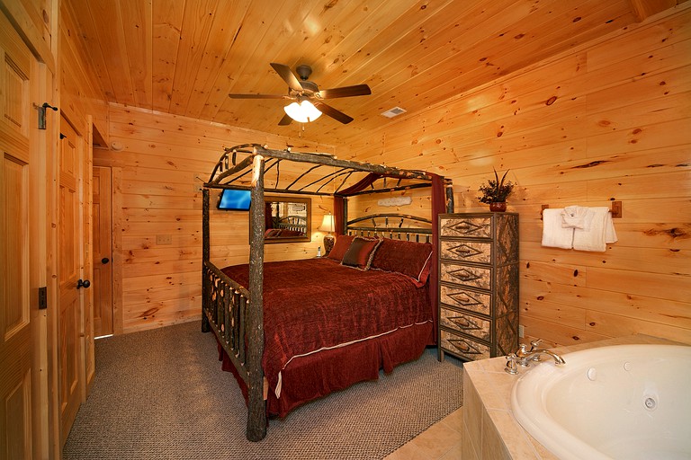 -- (United States, Gatlinburg, Tennessee)