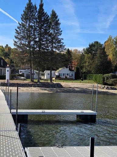 Cabins (Canada, Lac-Simon, Quebec)