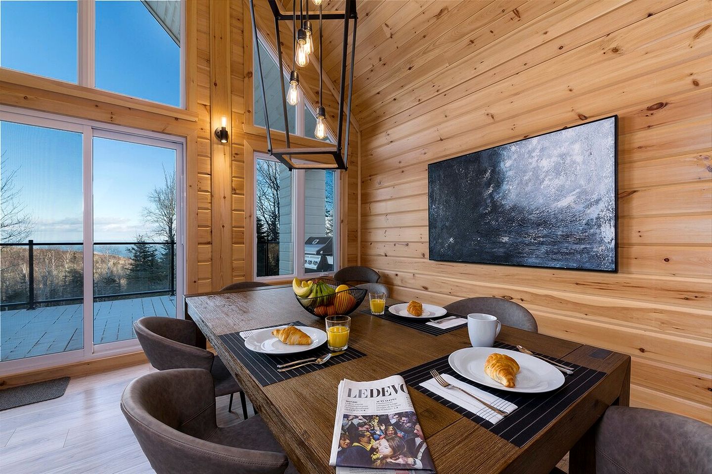 Superb Mountain Getaway with Hot Tub and Pool Table in Domaine Charlevoix, Quebec