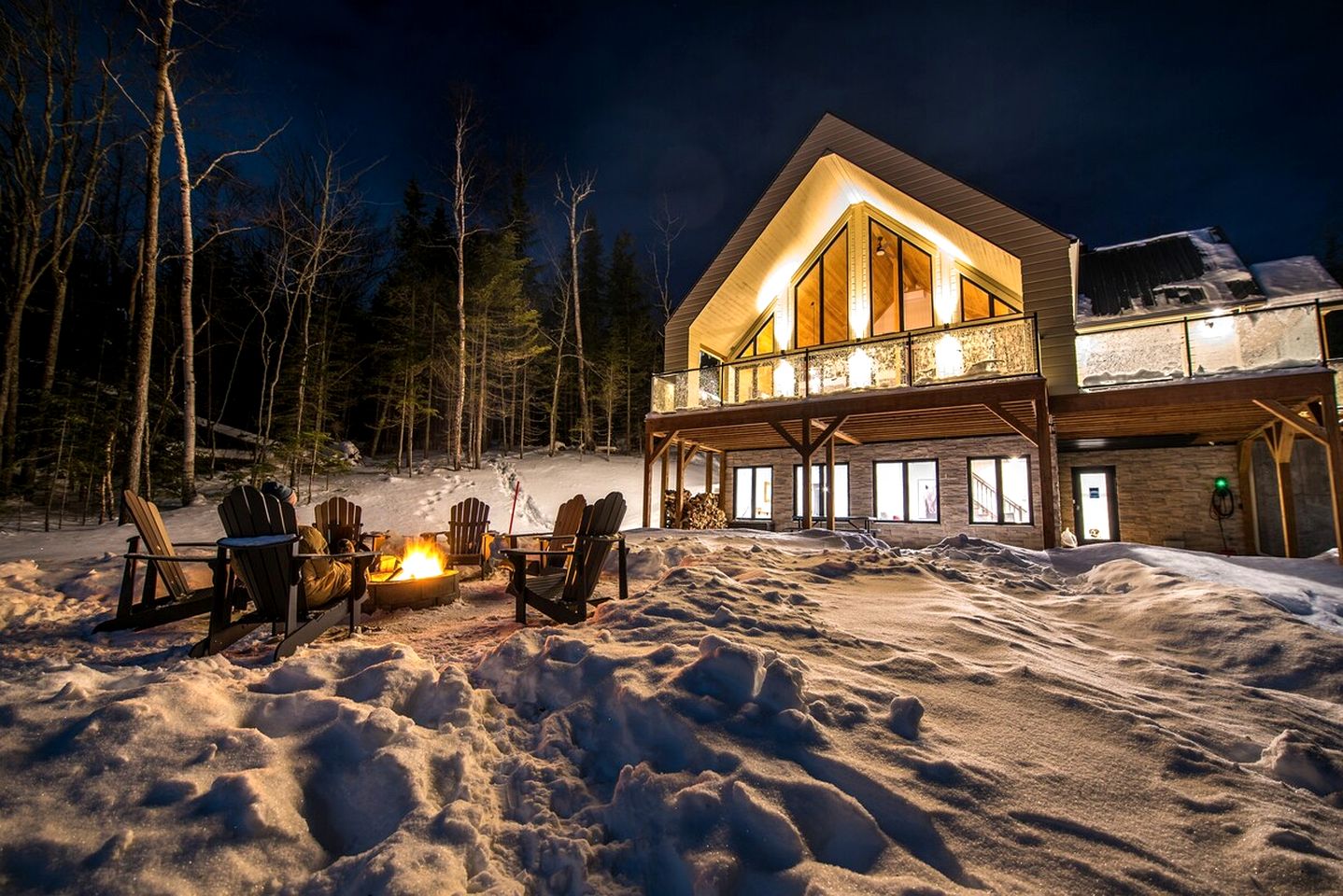 Superb Mountain Getaway with Hot Tub and Pool Table in Domaine Charlevoix, Quebec
