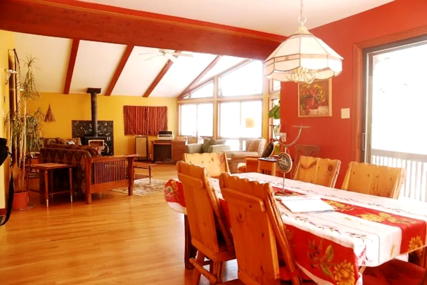 Luxury Lakefront Cottage in Val-des-Monts, Quebec