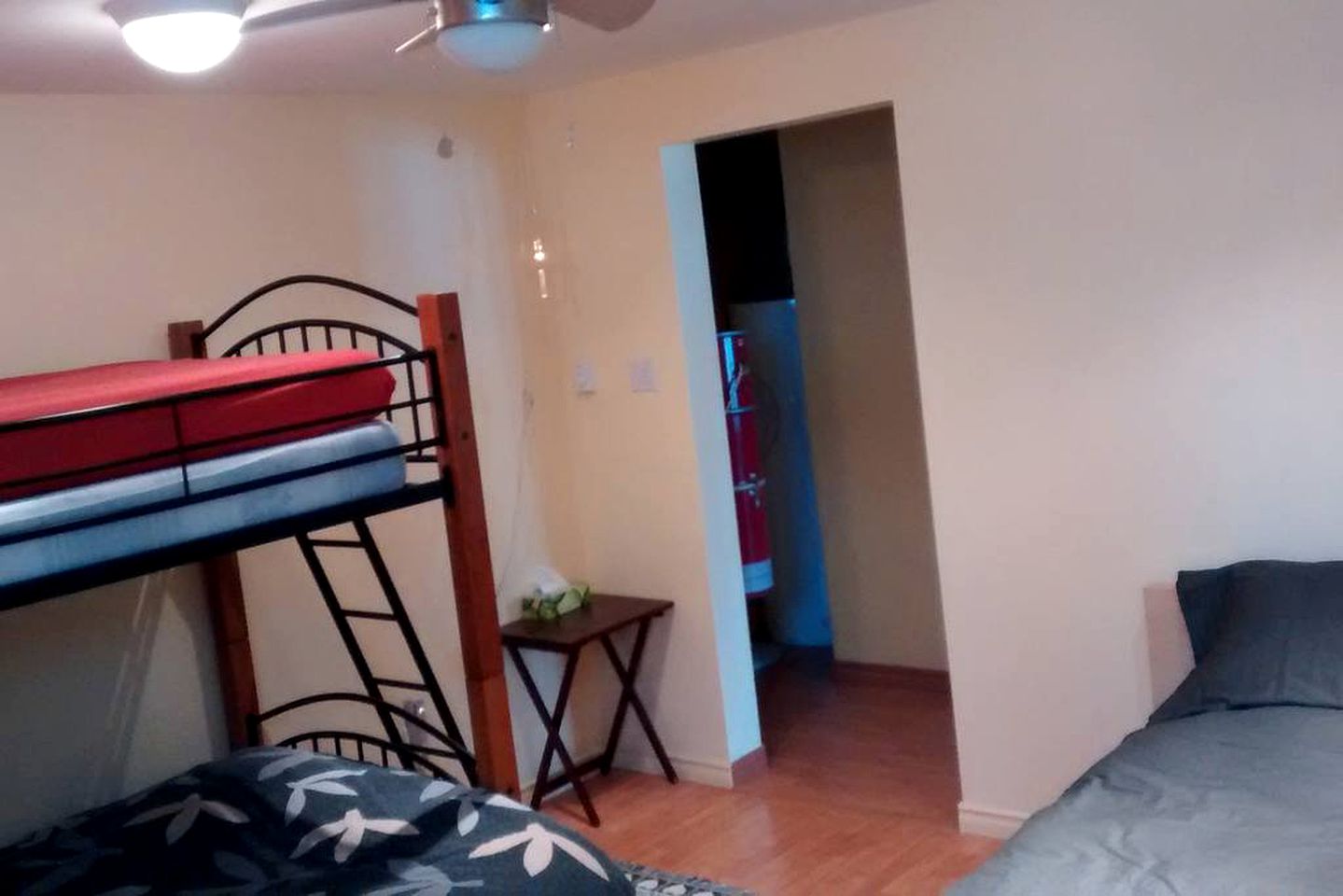 Luxury Lakefront Cottage in Val-des-Monts, Quebec