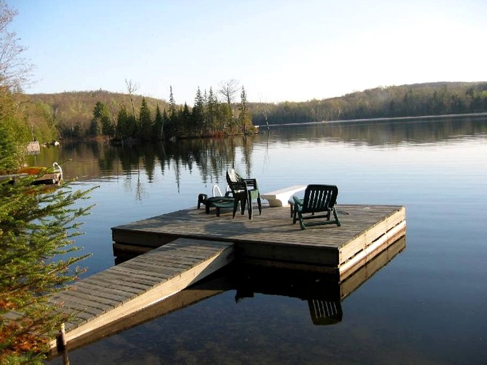 Cabins (Val des Monts, Quebec, Canada)