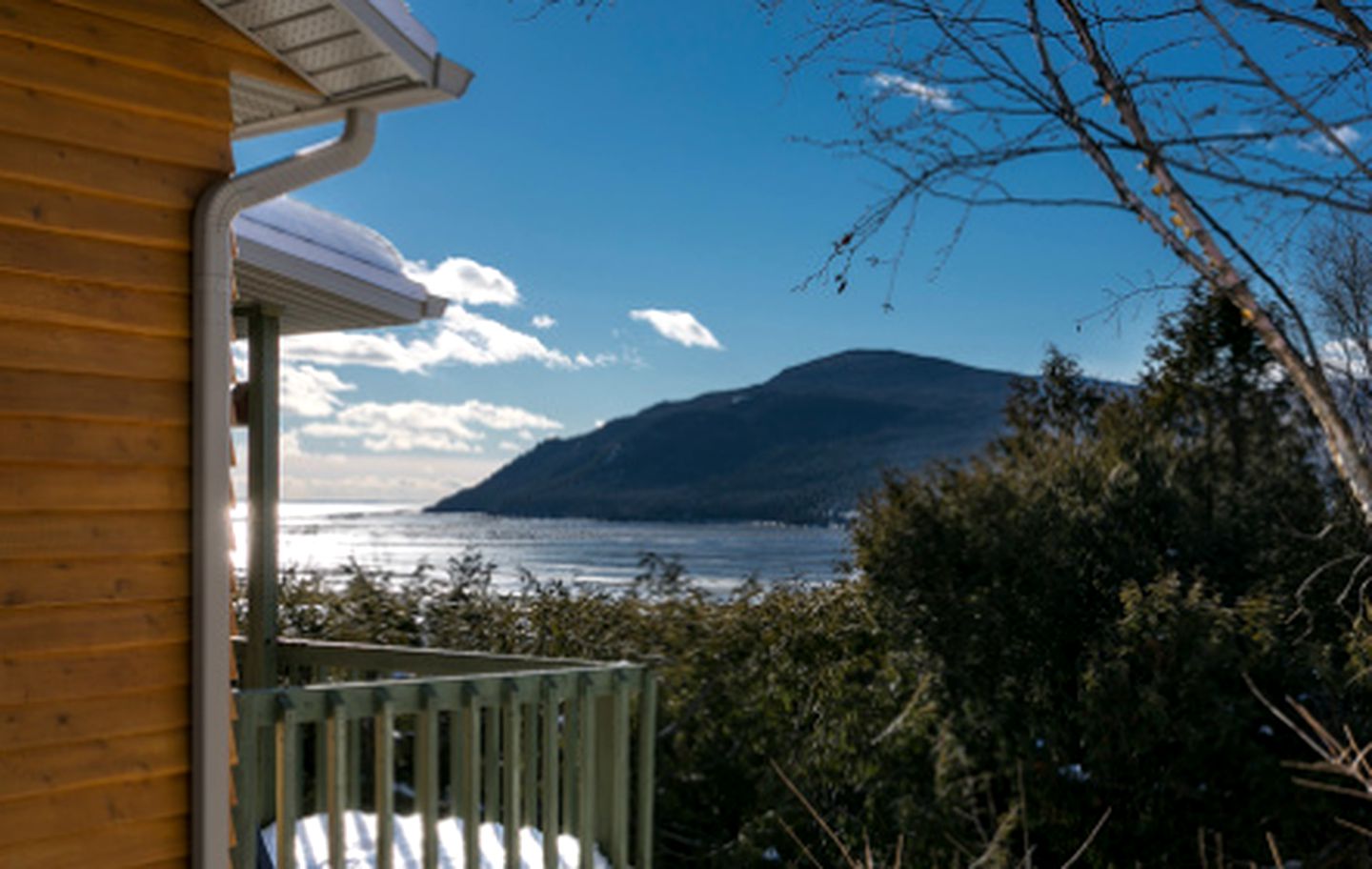 Pet-Friendly Vacation Cabin Rental near Saint Lawrence River in Quebec