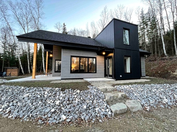 Cottages (Canada, Les Éboulements, Quebec)