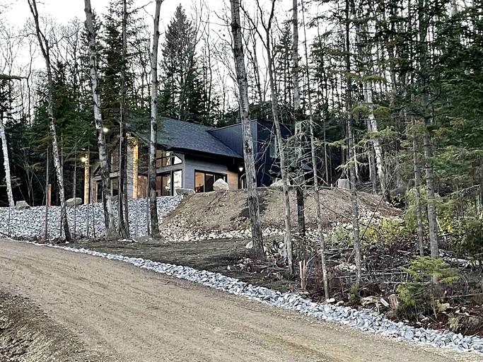 Cottages (Canada, Les Éboulements, Quebec)