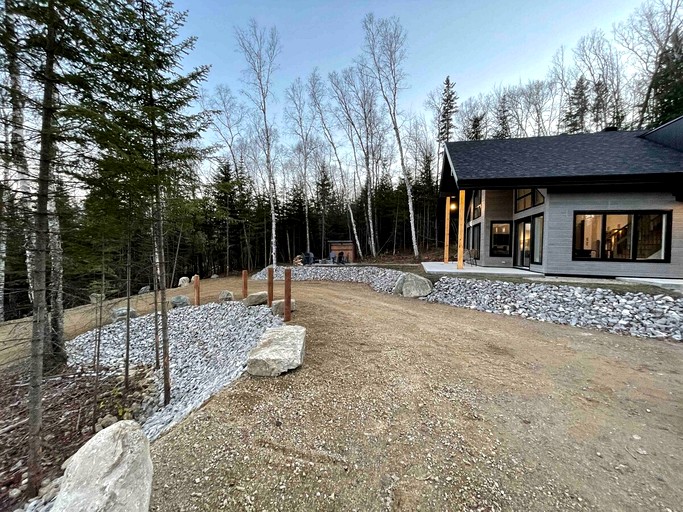 Cottages (Canada, Les Éboulements, Quebec)