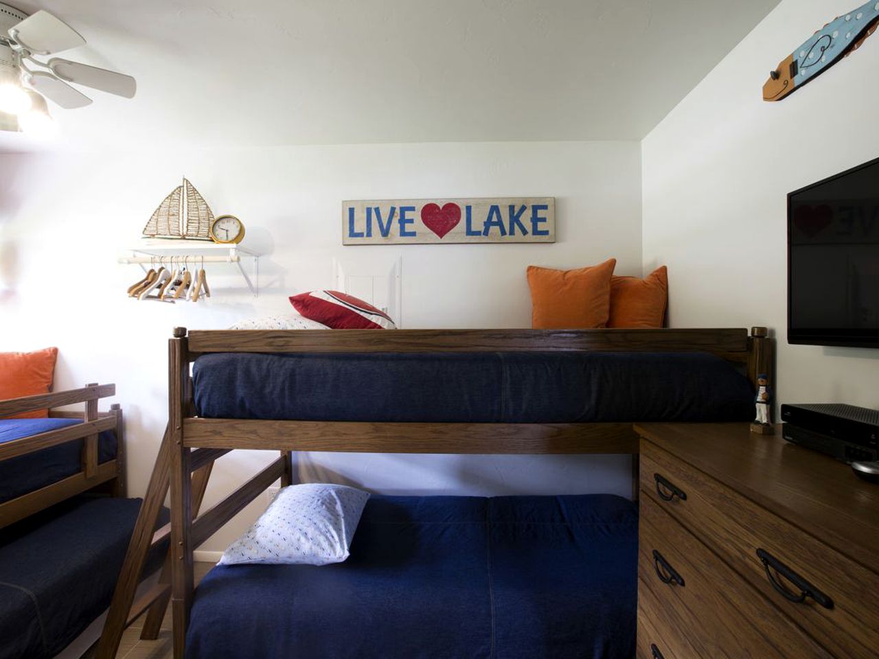 Waterfront Bungalow-Style Cabin with Full Kitchen in Sturgeon Bay, Wisconsin