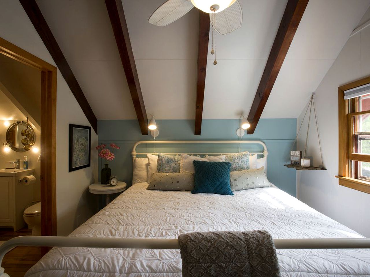 Waterfront Bungalow-Style Cabin with Full Kitchen in Sturgeon Bay, Wisconsin