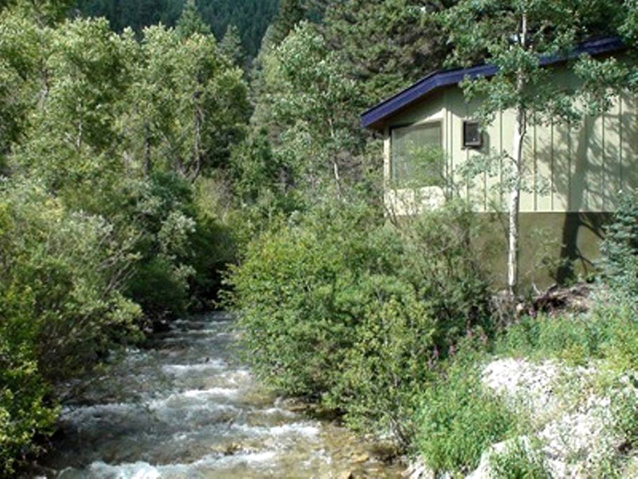 Cozy Retreat Ideal for Skiing in Northern New Mexico