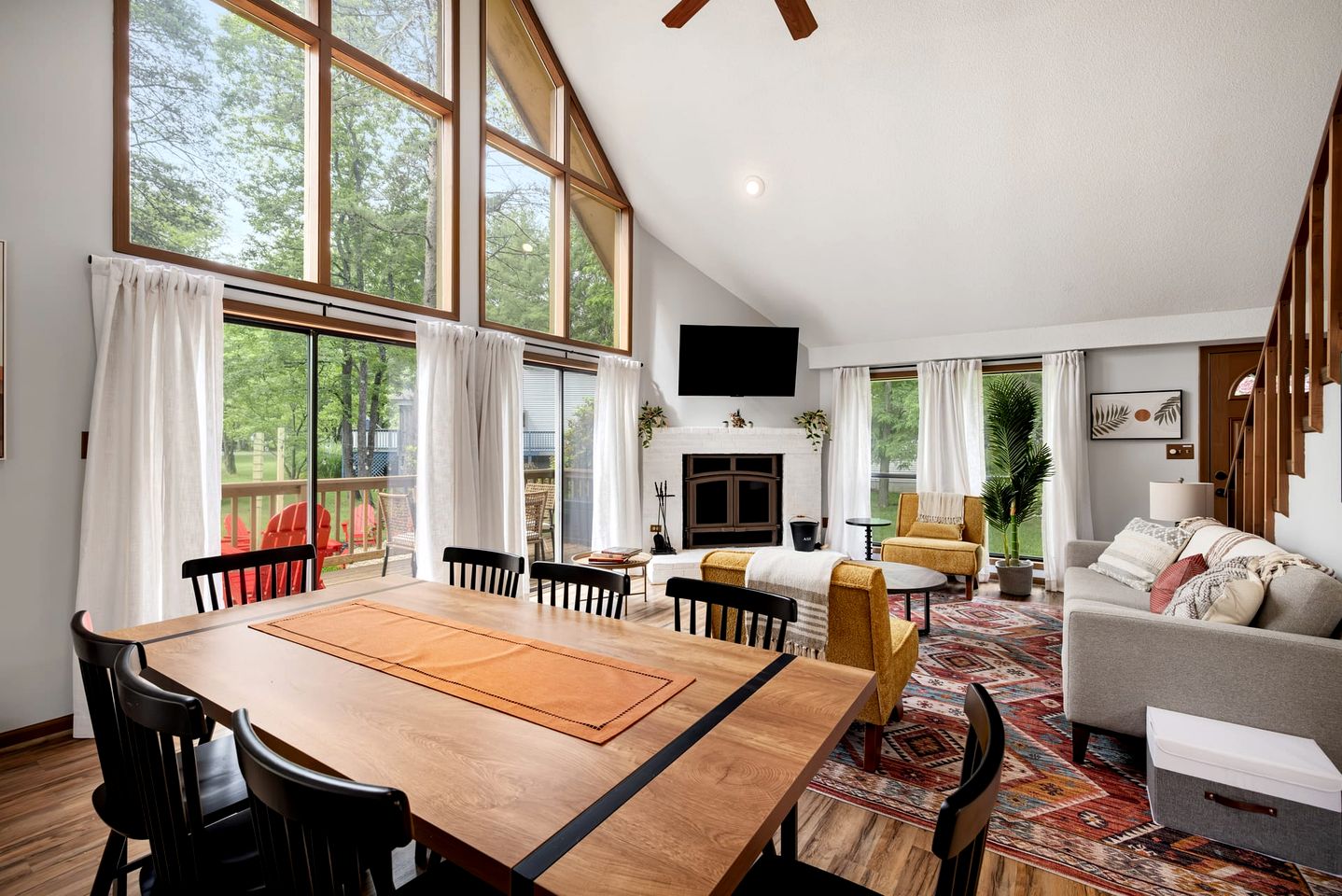 Pet Friendly A-frame with Hot-tub in Hedgesville, West Virginia