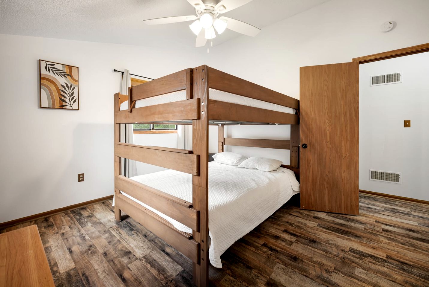 Pet Friendly A-frame with Hot-tub in Hedgesville, West Virginia