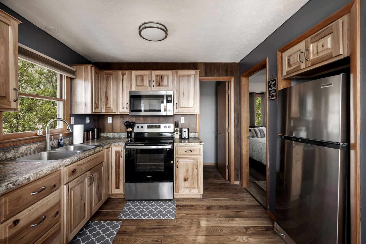 Splendid Mountaintop Cabin Retreat near South Branch Potomac River in West Virginia