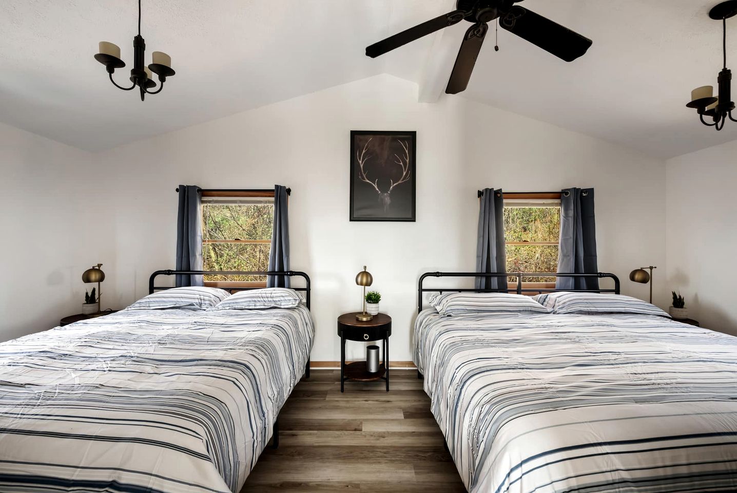 Splendid Mountaintop Cabin Retreat near South Branch Potomac River in West Virginia