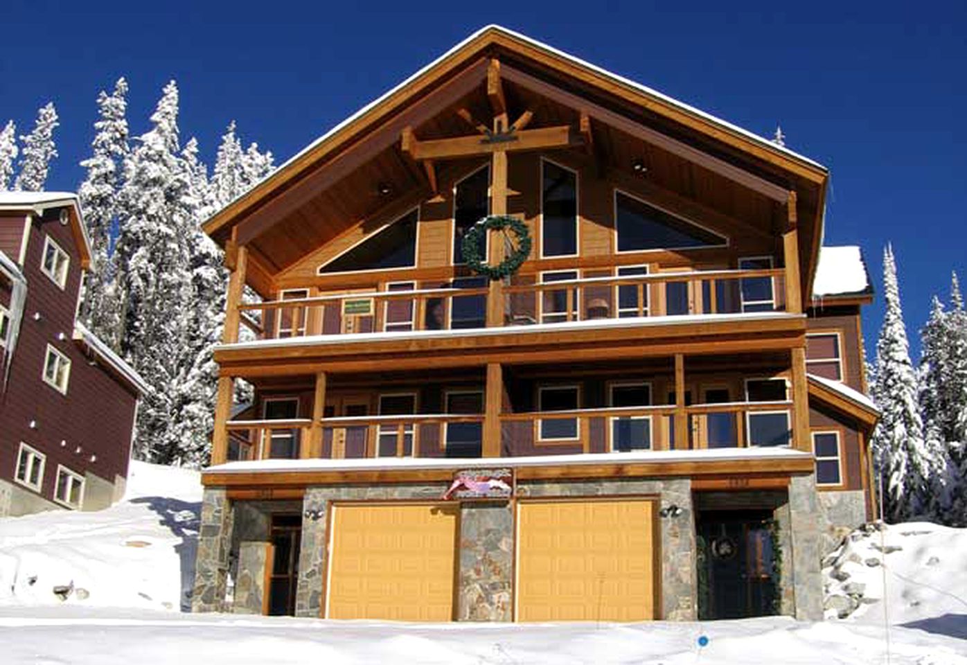 Picturesque Family Cabin with a Hot Tub at Big White Ski Resort, British Columbia