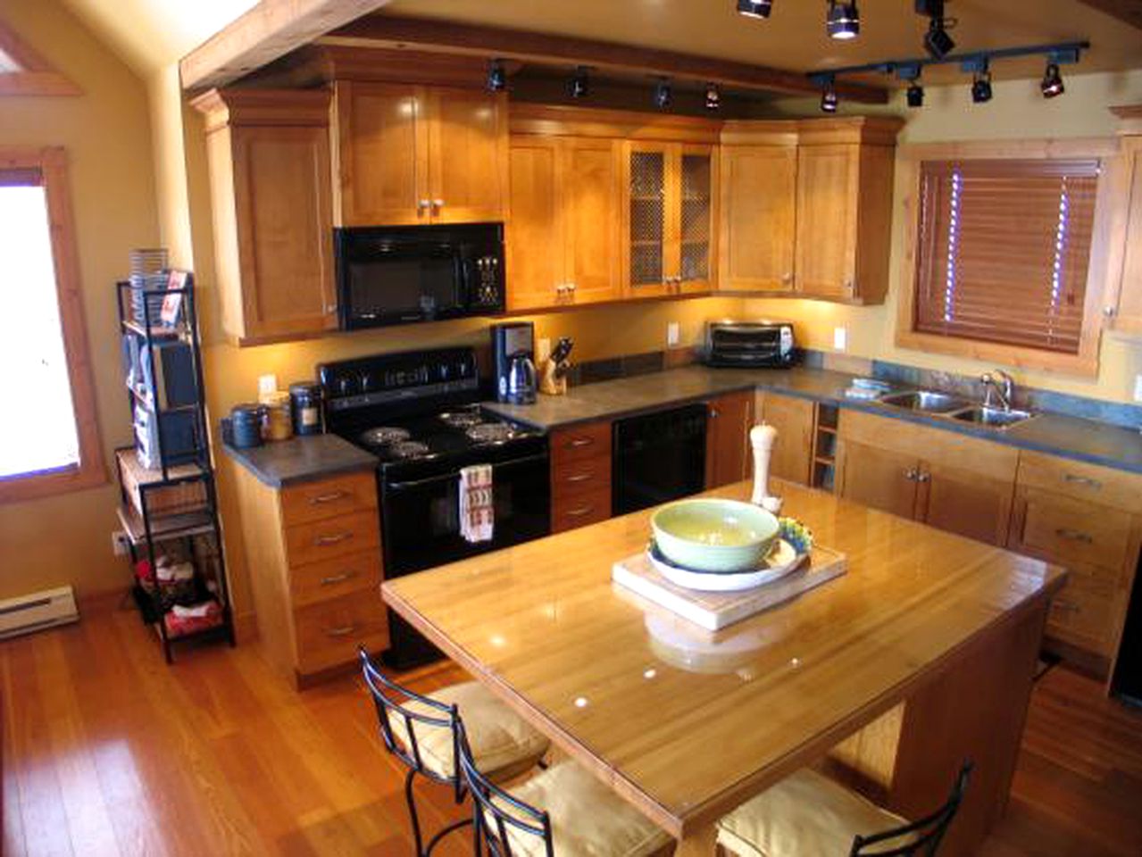 Picturesque Family Cabin with a Hot Tub at Big White Ski Resort, British Columbia