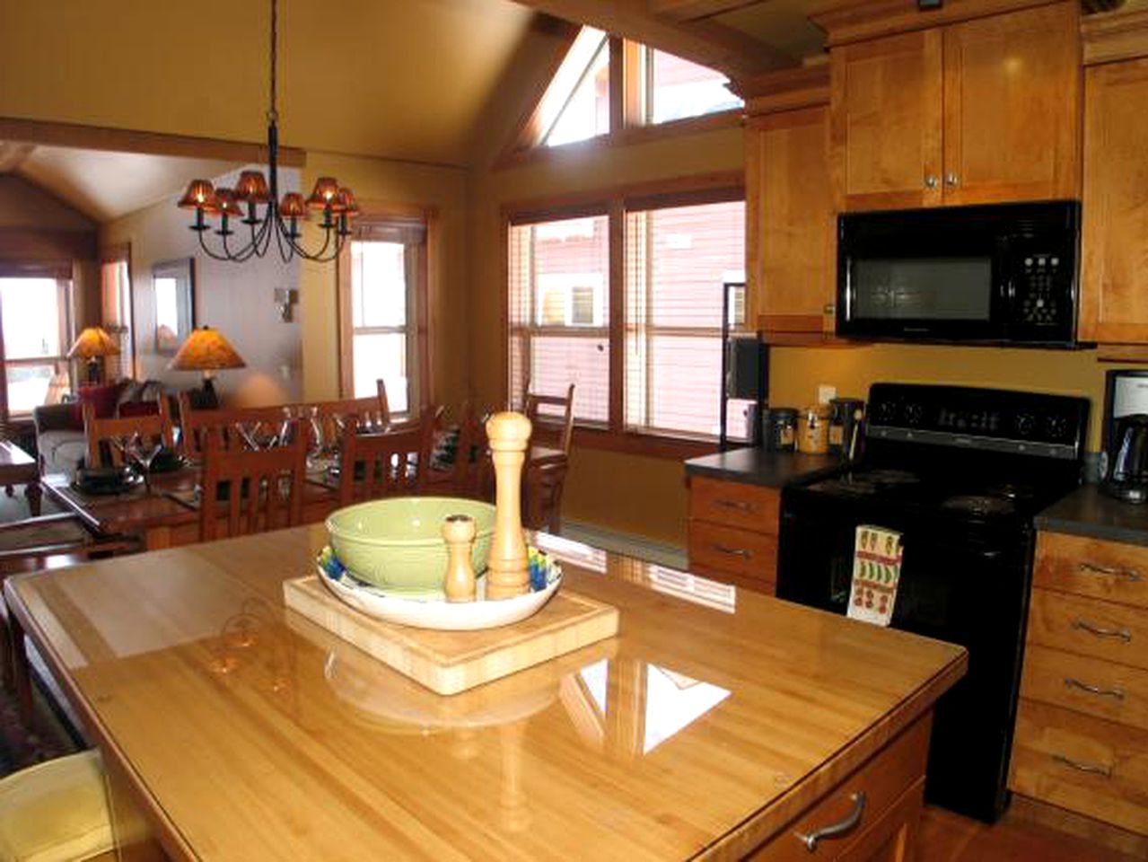 Picturesque Family Cabin with a Hot Tub at Big White Ski Resort, British Columbia