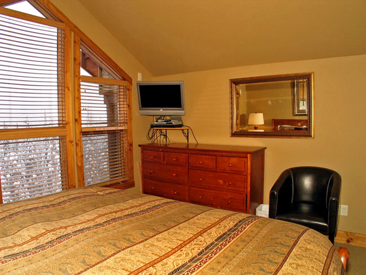 20-Person Cabin Rental with Ski-In Access and Two Hot Tubs at Big White Ski Resort, British Columbia