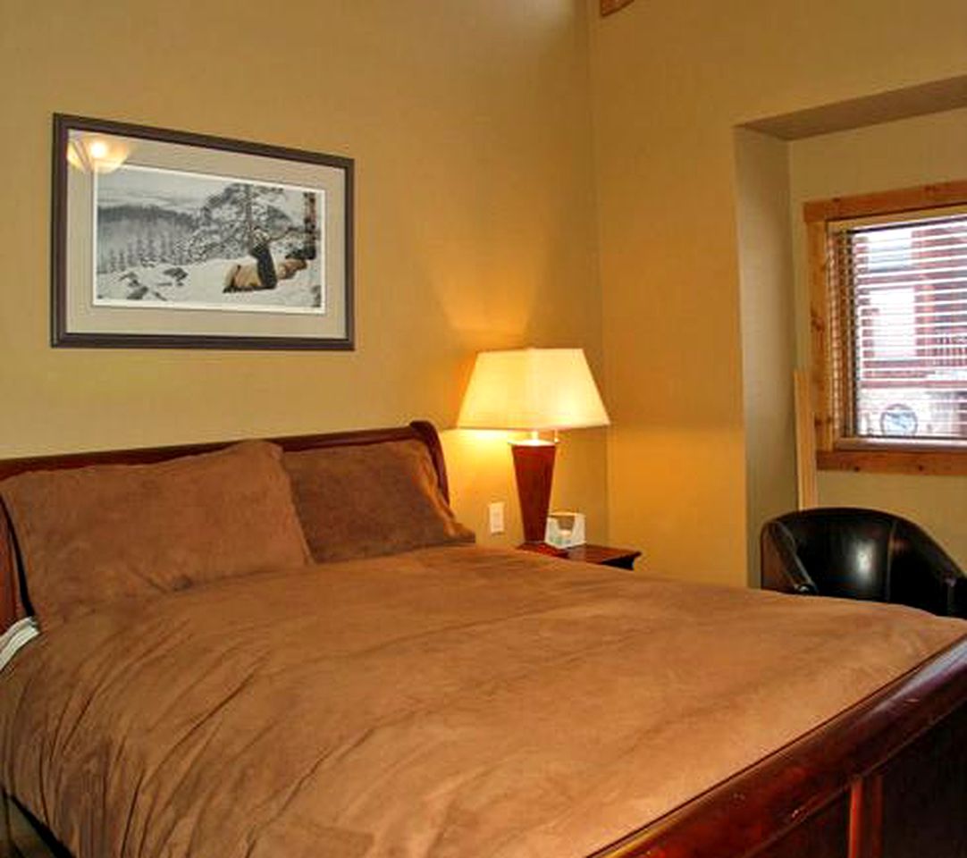 20-Person Cabin Rental with Ski-In Access and Two Hot Tubs at Big White Ski Resort, British Columbia