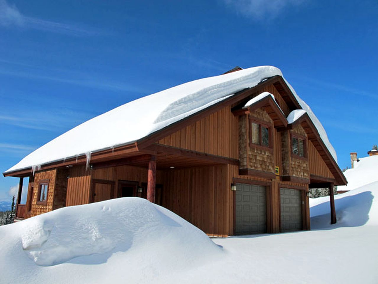 20-Person Cabin Rental with Ski-In Access and Two Hot Tubs at Big White Ski Resort, British Columbia